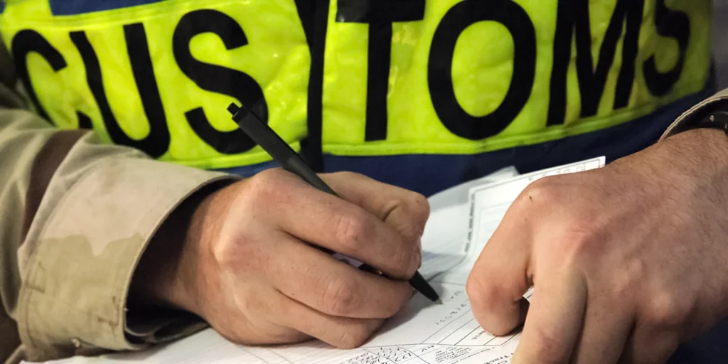 Необходимо оплатить таможенную пошлину на AliExpress